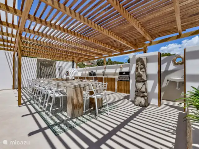 Villa Lujo en España, Costa Blanca, Benissa - villa La cocina exterior completa con horno de pizza, barbacoa, barbacoa kamado, lavavajillas y nevera.