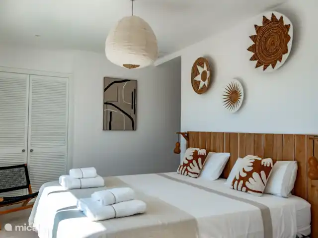 Villa Lujo en España, Costa Blanca, Benissa - villa Las camas están hechas con ropa de cama de lujo y sábanas de baño gruesas.