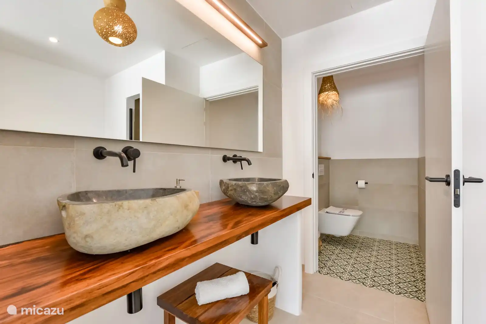 Die Toilette im Schlafzimmer im Erdgeschoss ist ebenfalls rollstuhlgerecht.