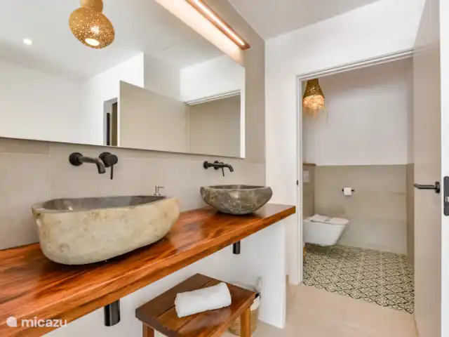 Villa Lujo en España, Costa Blanca, Benissa - villa El aseo del dormitorio de la planta baja también es apto para sillas de ruedas.