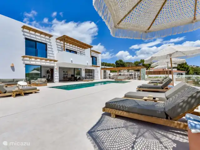 Villa Lujo en España, Costa Blanca, Benissa - villa Vista de la villa desde la terraza.