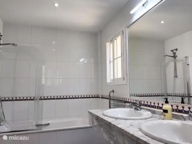 Casa Sans Soucis huren in Spanje, Costa del Sol, Alhaurin golf - appartement badkamer ensuite van slaapkamer nummer 2
