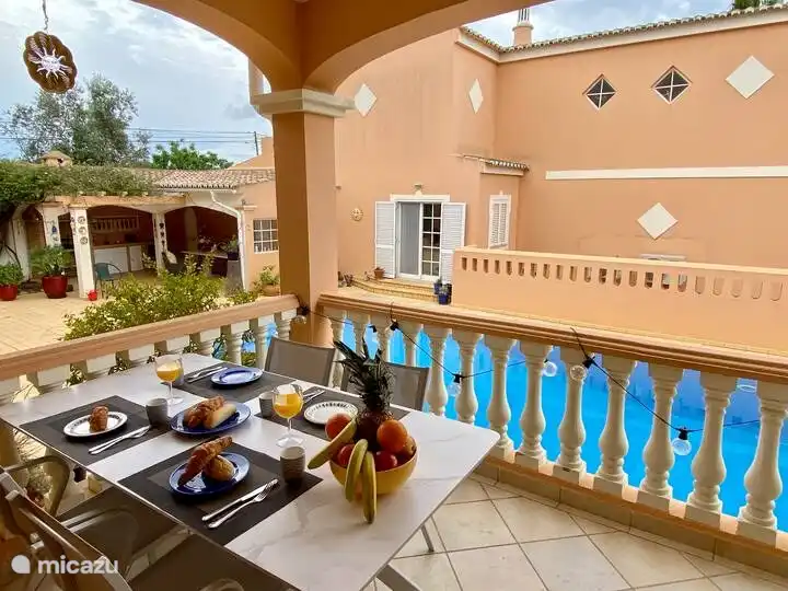 Terraza en la casa de alquiler
