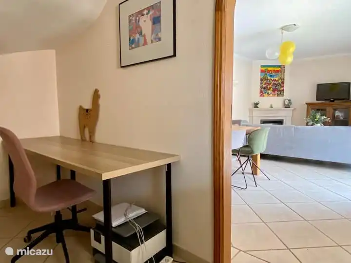 Vestíbulo con puesto de trabajo