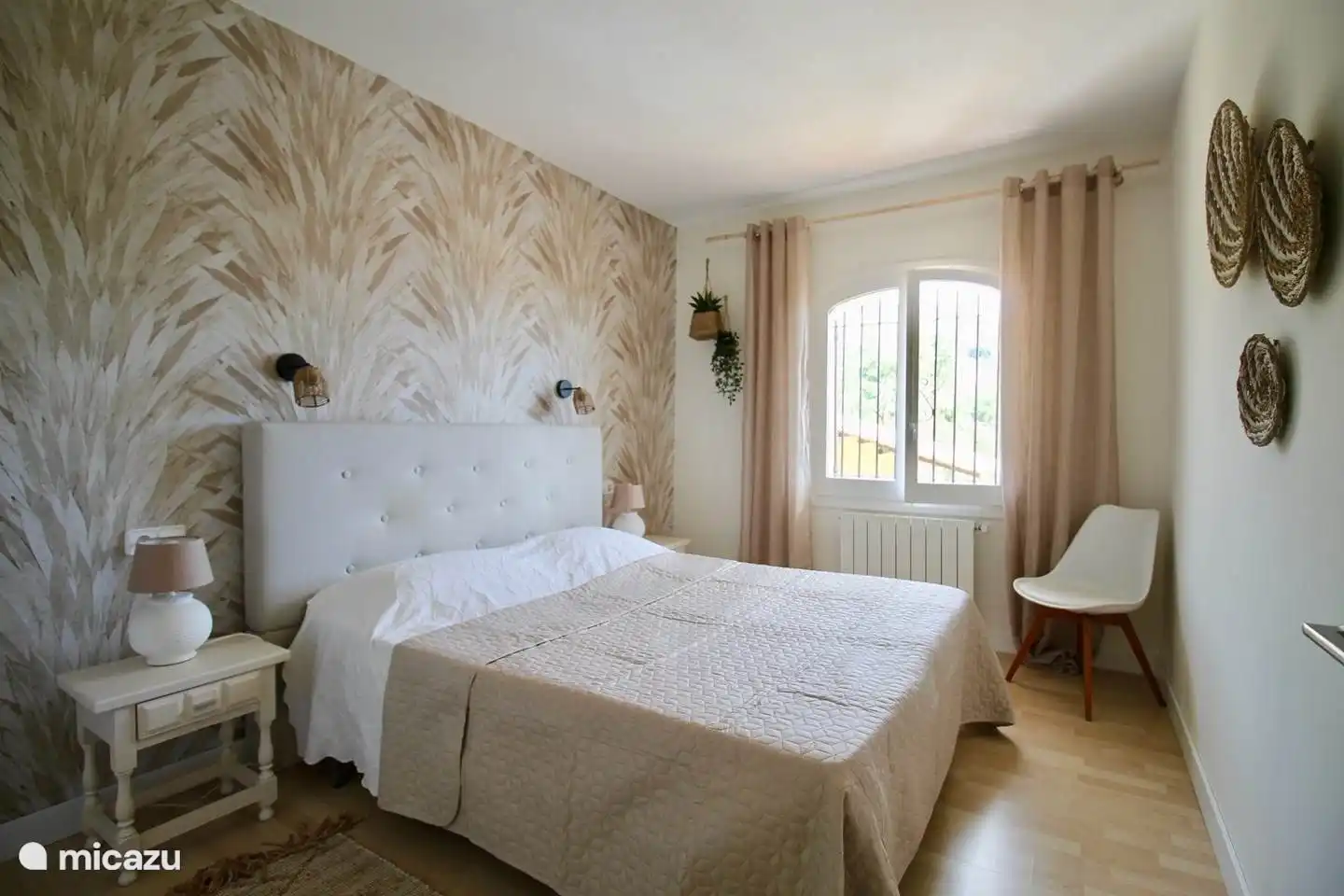 Bedroom with double bed