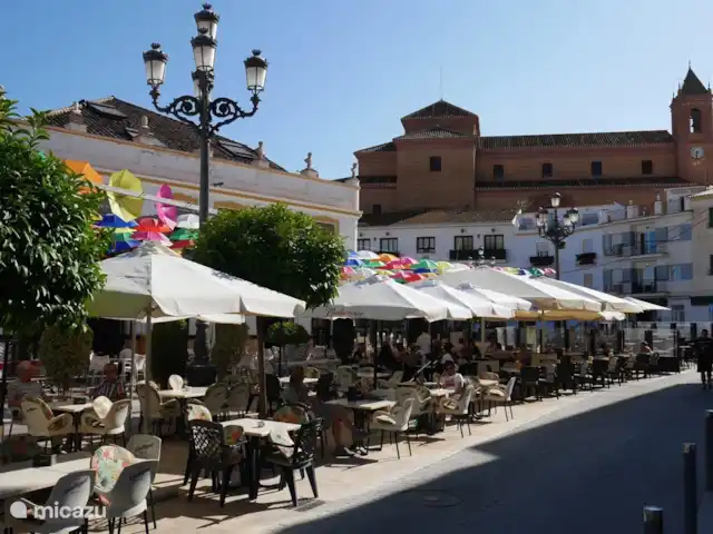 Location de Vacances Espagne, Costa del Sol, Torrox, appartement - Oasis vue mer Village de Torrox avec la place.