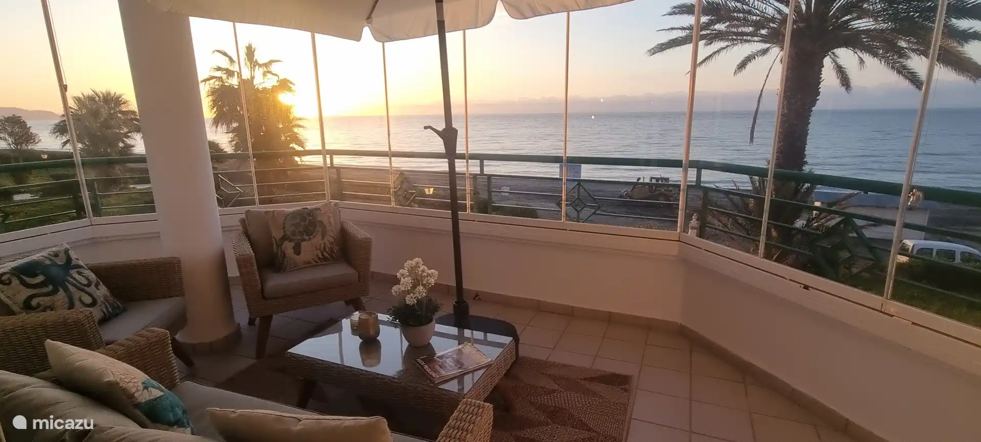 Vue avec coucher de soleil.