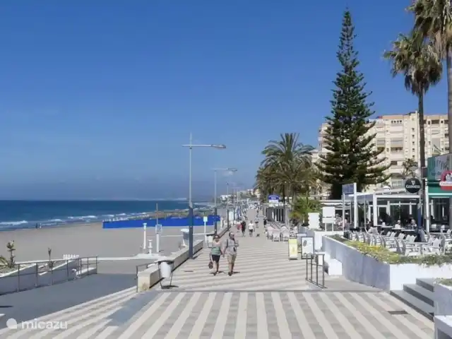 Location de Vacances Espagne, Costa del Sol, Torrox, appartement - Oasis vue mer Promenade Torrox avec ses nombreux restaurants.