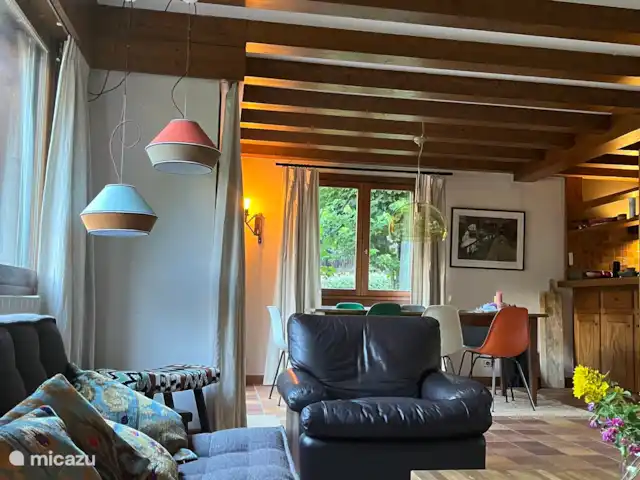 Chalet-lesPraz en Francia, Alta Saboya, Chamonix - chalet En el acogedor salón hay muebles restaurados y nuevos, una preciosa combinación de autenticidad y modernidad