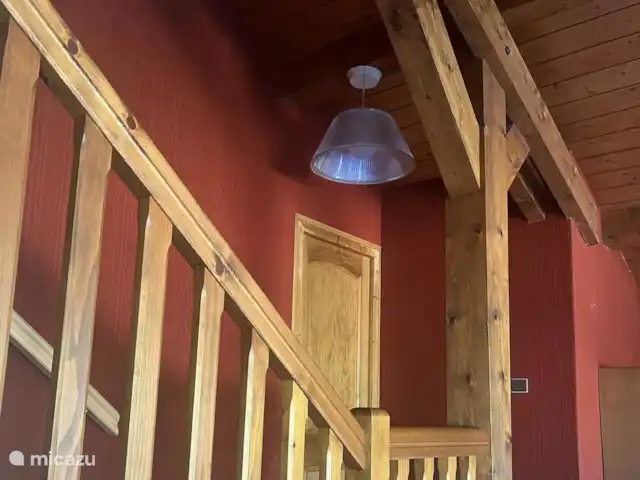 Chalet-lesPraz en Francia, Alta Saboya, Chamonix - chalet Las escaleras a la 1ª planta con iluminación ambiental