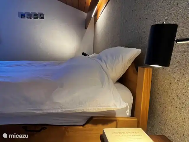 Chalet-lesPraz en Francia, Alta Saboya, Chamonix - chalet una buena cama con buenas luces de lectura