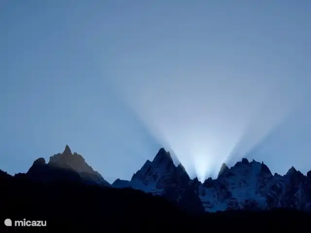 Chalet-lesPraz en Francia, Alta Saboya, Chamonix - chalet A veces se ve un espectáculo de luces extrañamente hermoso