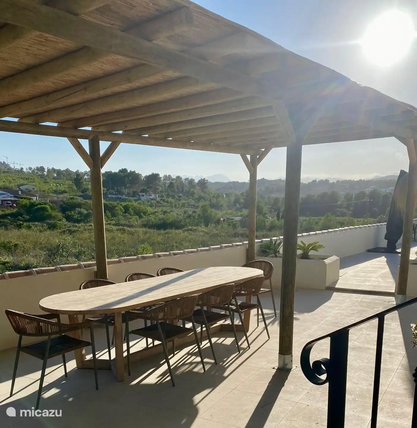 Terrasse mit Vordach