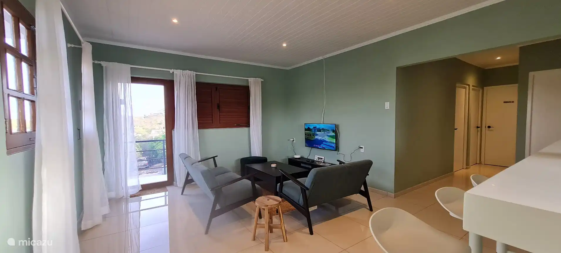 Salon avec télévision 