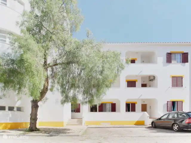 appartement huren in Portugal, Algarve, Altura – Apt Centro Altura, prestige voor thuis De voorgevel van het gebouw