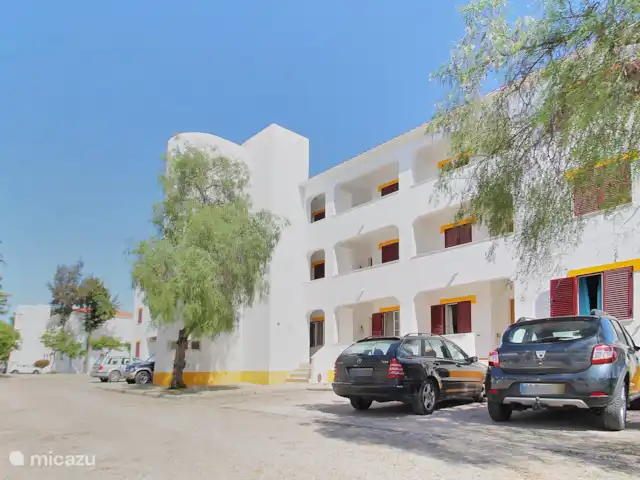 appartement huren in Portugal, Algarve, Altura – Apt Centro Altura, prestige voor thuis De voorgevel van het gebouw