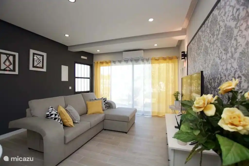 Wohnzimmer/Offene Küche