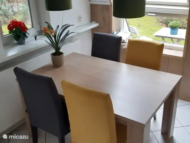 Détente dans les bois sur la lande - 152 | Pays-Bas, Gueldre, Harfsen - bungalow table à manger