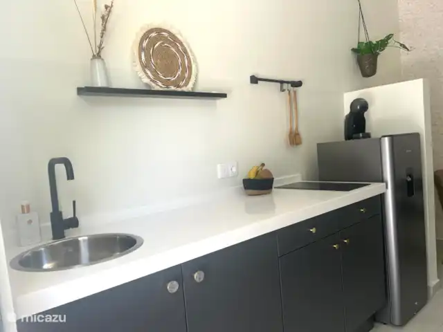 SolLuna Studios (Studio Sol) | Curaçao, Curaçao-Centre, Willemstad - studio Cuisine équipée avec frigo