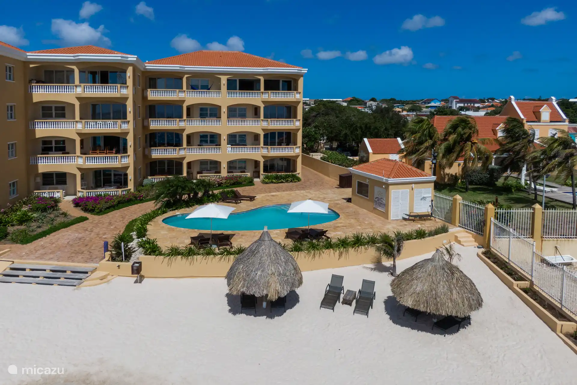 Für jeden ist etwas dabei, die Unterkunft verfügt über einen Swimmingpool und direkten Zugang zum Strand und zum Meer.