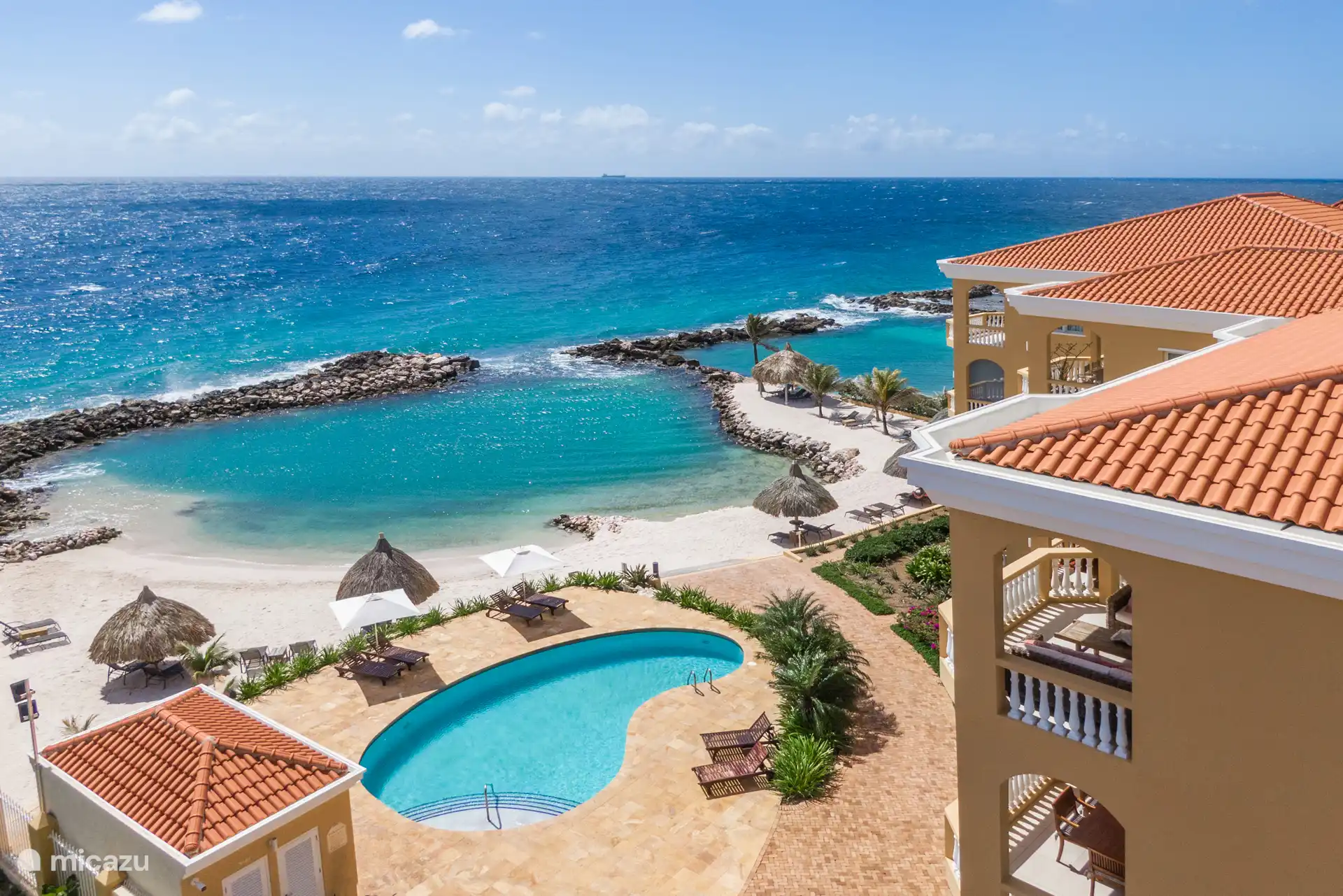 Im The Strand gibt es einen Gemeinschaftspool und direkten Zugang zum Strand.