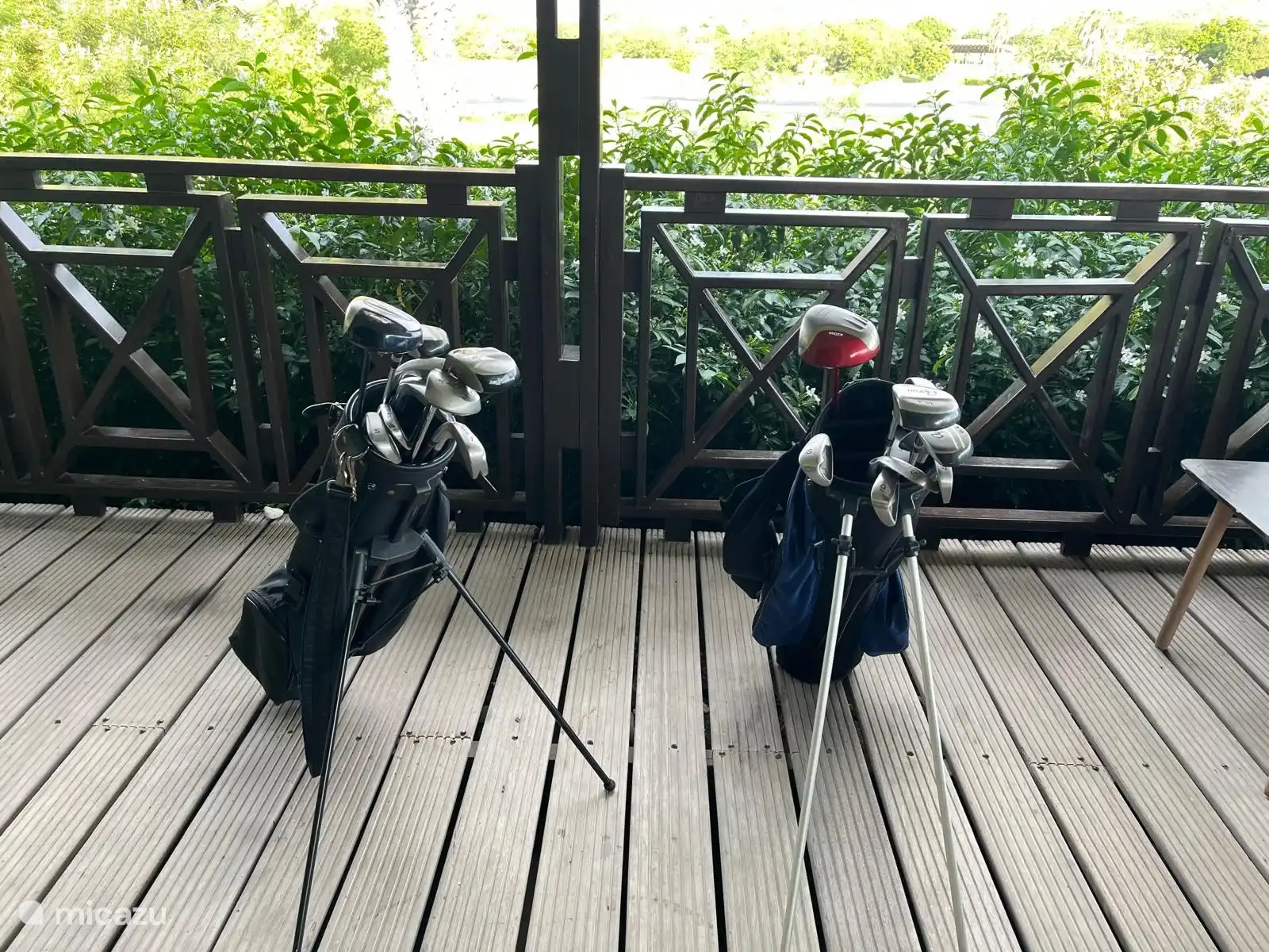 Deux ensembles de golf complets sont à la disposition des clients