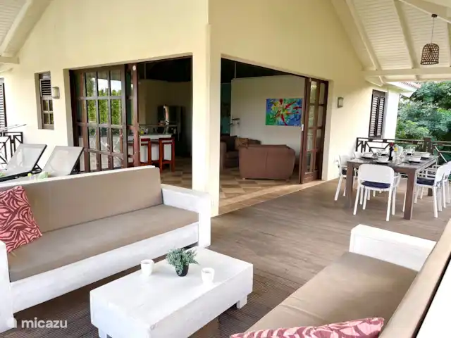 Villa Boka Bleu | Curaçao, Curaçao-Centre, Blue Bay - villa Portes coulissantes vers le porche