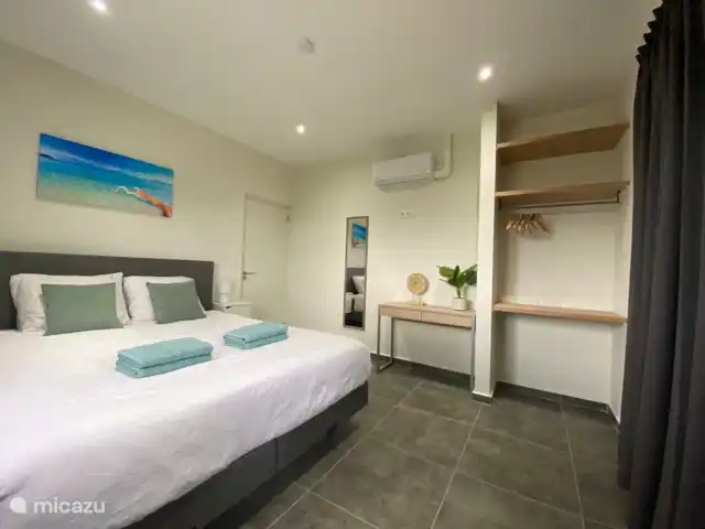 Villa Cabana | Curaçao, Banda Ariba (est), Mambo Beach - villa Réveillez-vous reposé et détendu dans cette chambre (3) dans un lit double spacieux de qualité hôtelière de luxe.