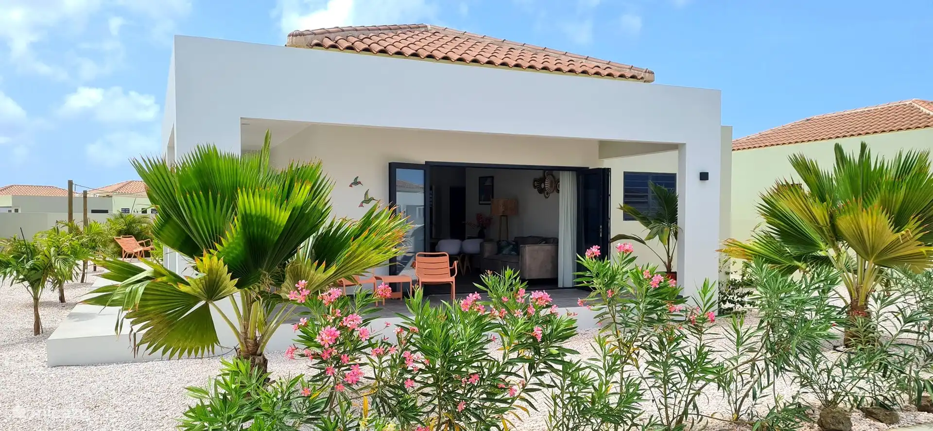 Profitez de votre luxueuse Villa Cabana à quelques pas de la plage de Mambo !