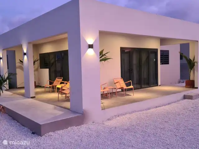 Villa Cabana | Curaçao, Banda Ariba (est), Mambo Beach - villa Profitez du magnifique coucher de soleil tous les soirs depuis votre propre véranda privée.