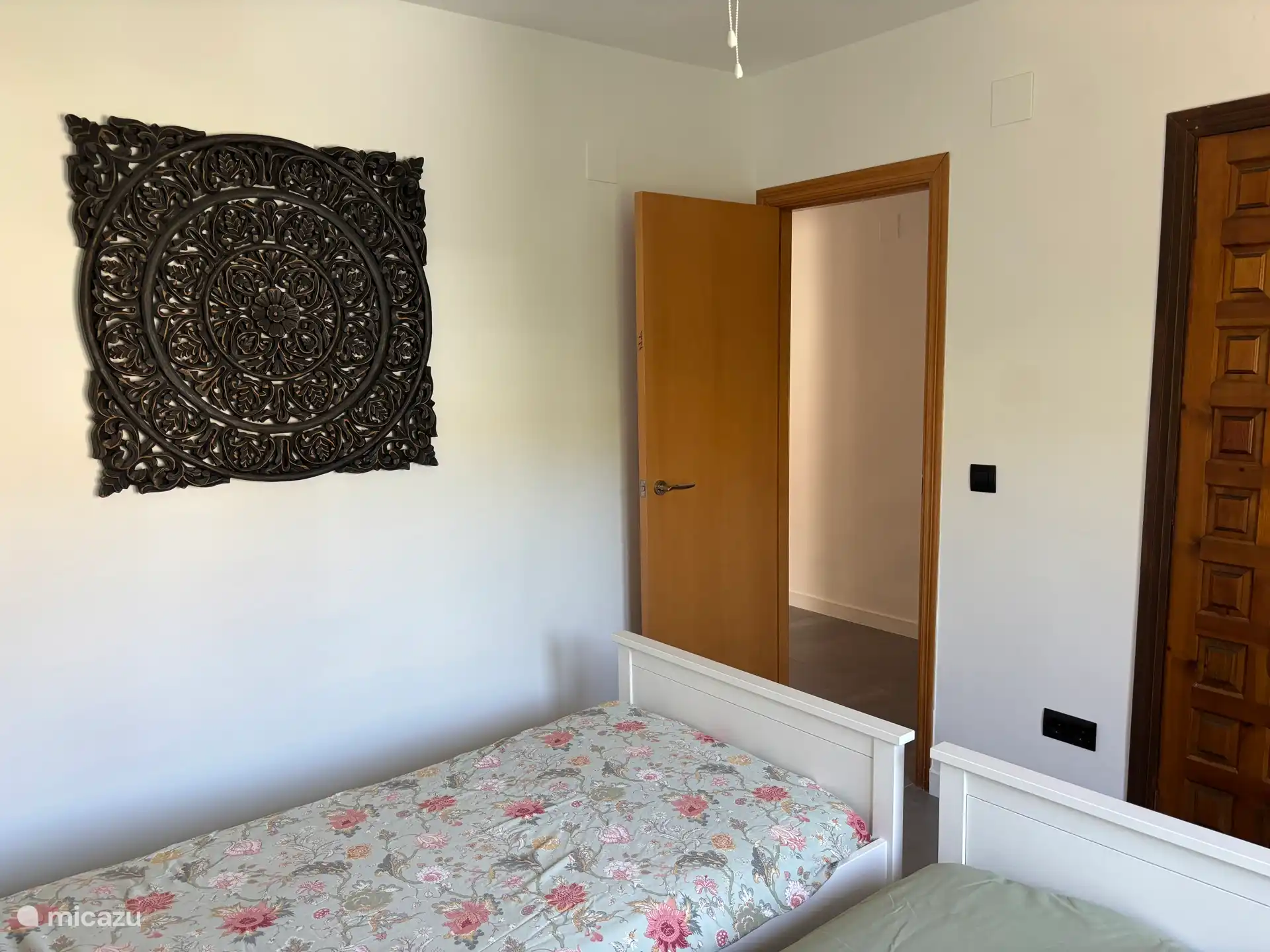 Gästezimmer mit zwei Einzelbetten