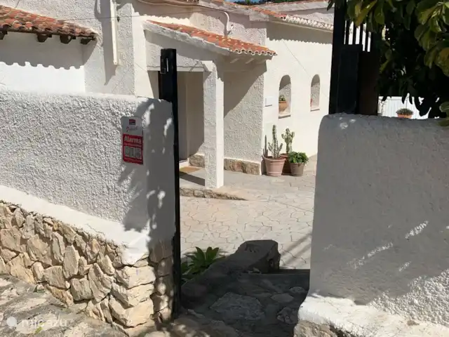 Casa Pura Vida huren in Spanje, Costa Blanca, Benissa - villa Ingang vanaf de privé parkeerplaatsen