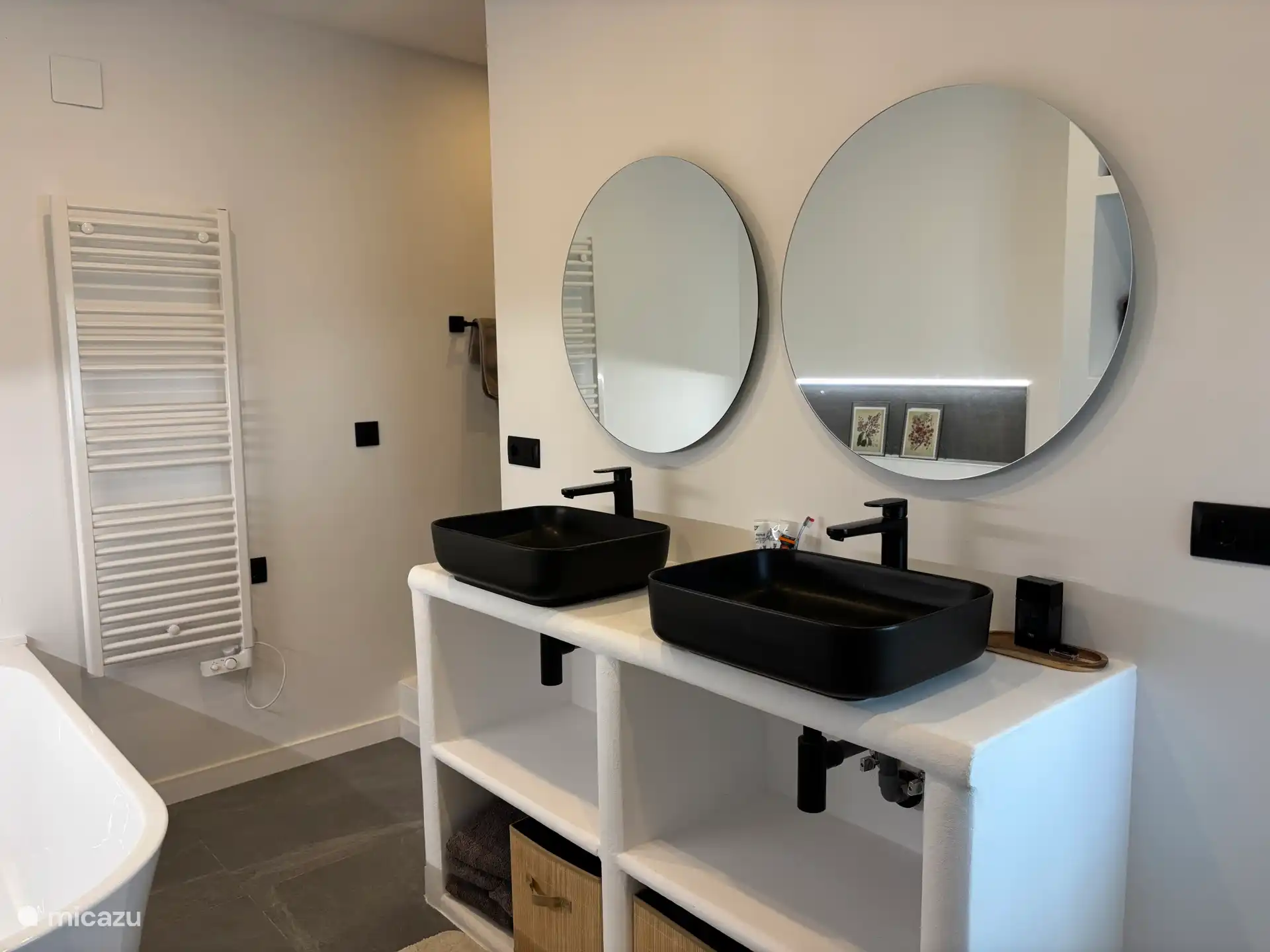 Zwei Waschbecken für zusätzlichen Komfort 