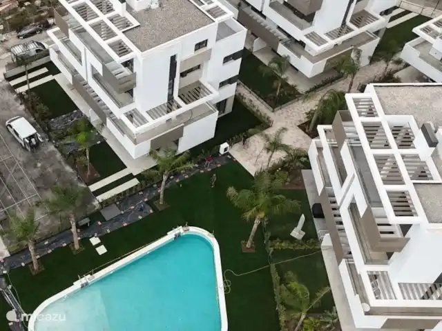 Casa SK Santa Rosalia | Espagne, Costa Cálida, Torre Pacheco - appartement La piscine est une piscine extérieure partagée et chauffée qui est exclusivement accessible aux résidents des complexes d’appartements. L’eau est chauffée, ce qui permet de nager ou de se détendre au bord, même les jours les plus frais.