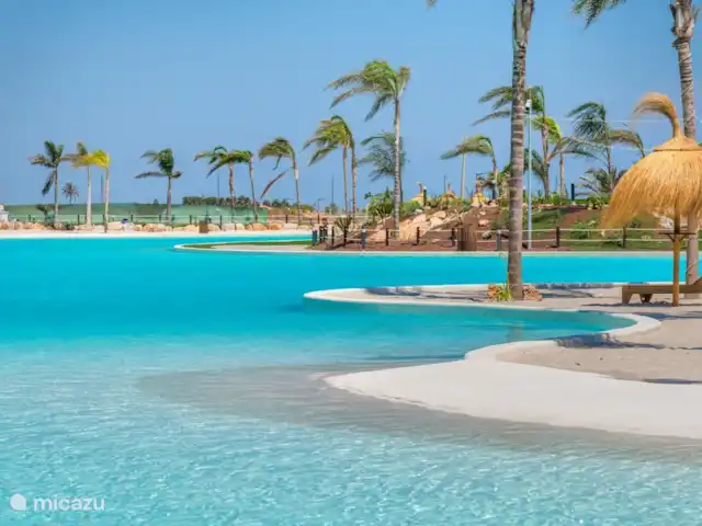 Casa SK Santa Rosalia | Espagne, Costa Cálida, Torre Pacheco - appartement La surface calme du lac, entourée d’arbres verdoyants, crée une atmosphère sereine et paisible.