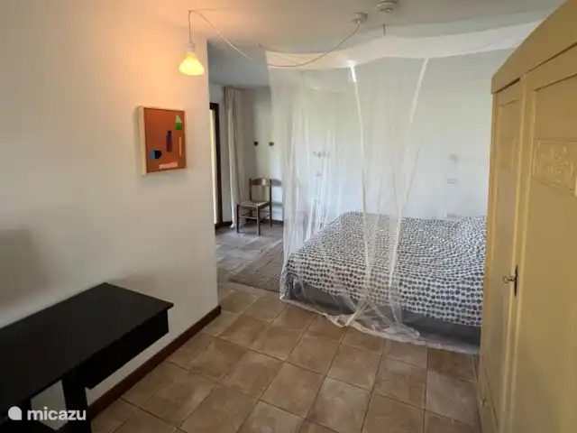 geschakelde woning huren in Italië, Umbrië, Castiglione Del Lago – Casa Profondo De slaapkamer beneden.