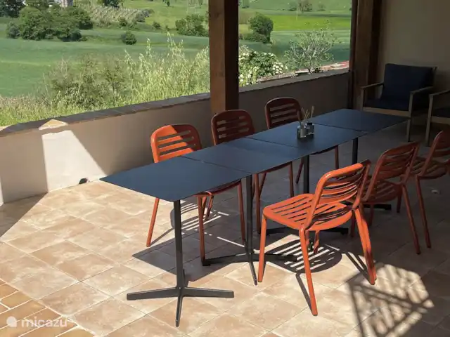 geschakelde woning huren in Italië, Umbrië, Castiglione Del Lago – Casa Profondo Uitgebreid ontbijten, lunchen of dineren... of gewoon een potje kaarten.