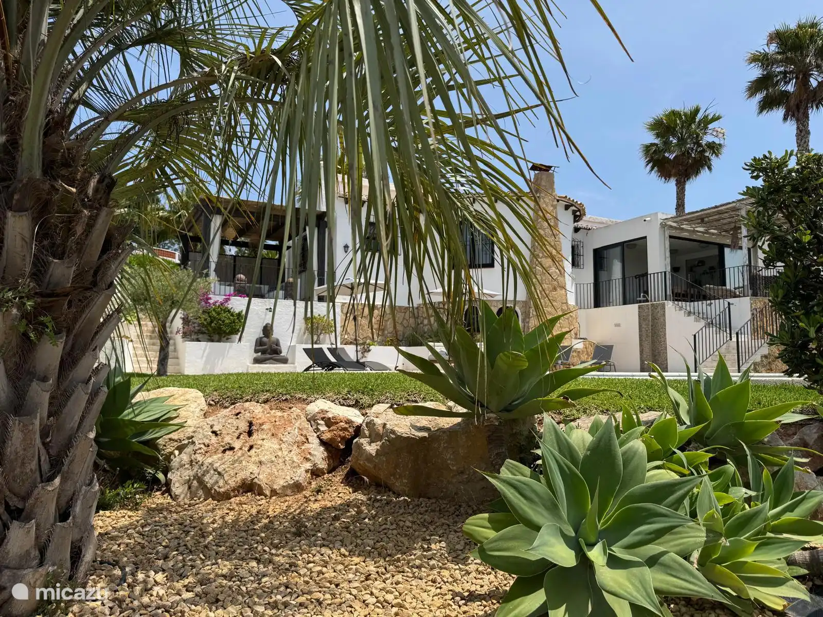 Gemütlicher mediterraner Garten