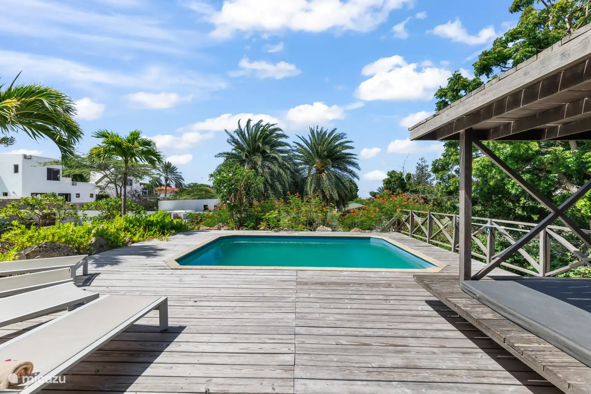 pooldeck