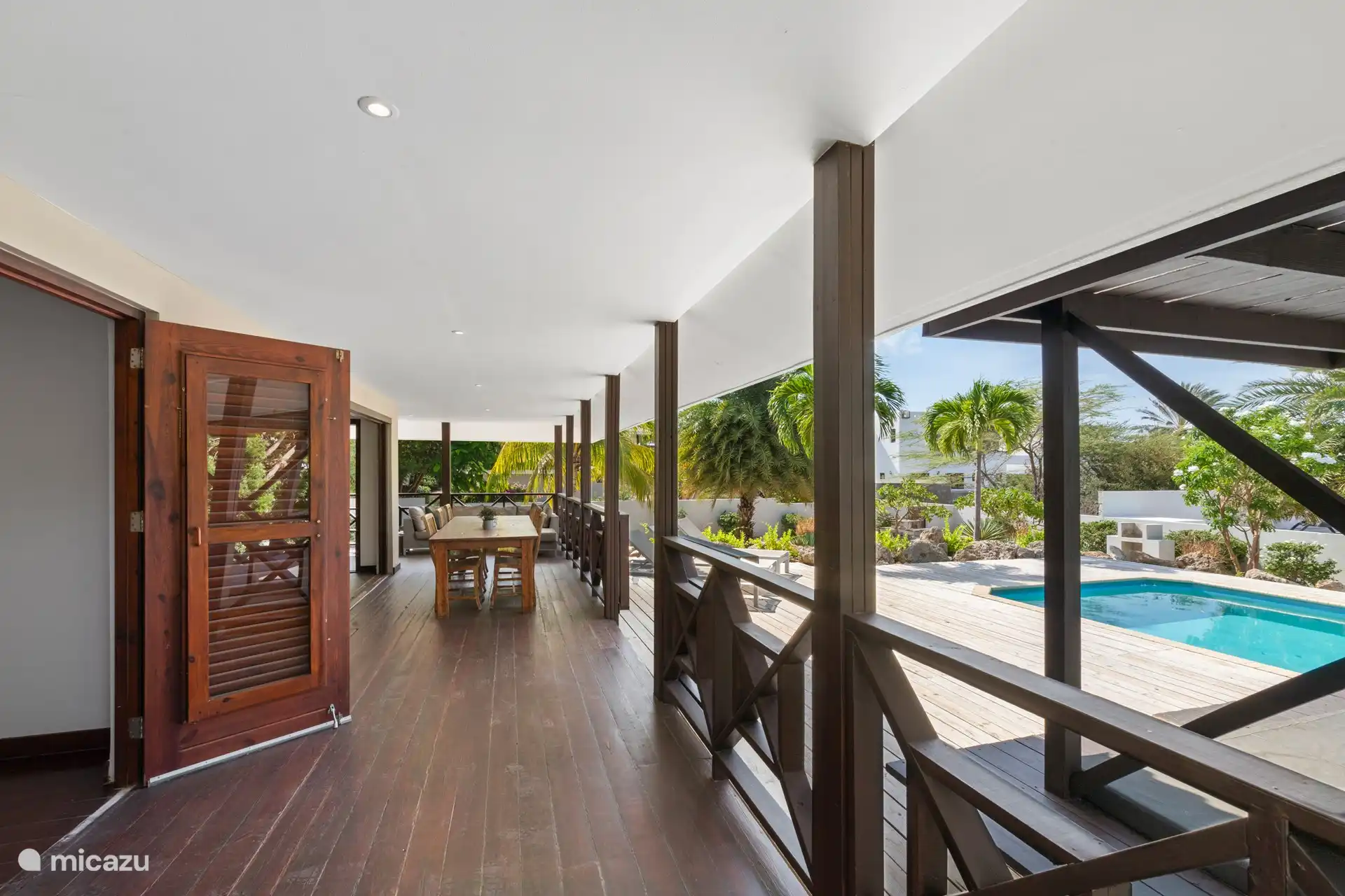 beautiful living porch