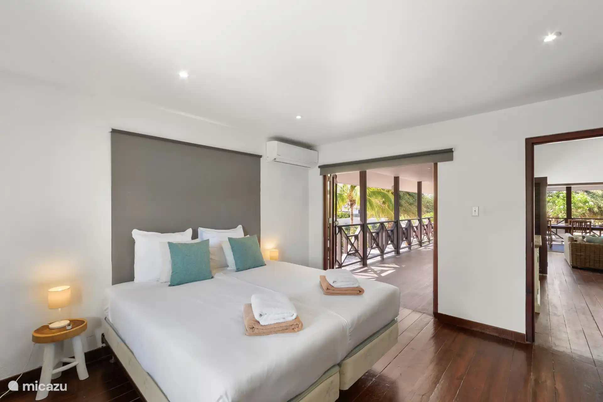 Spacious bedroom with direct access to the porch