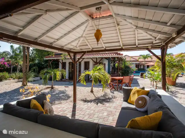 Location de Vacances Curaçao, Banda Ariba (est), Jan Thiel, appartement - Alegria - Bloublou Curaçao Coin salon couvert