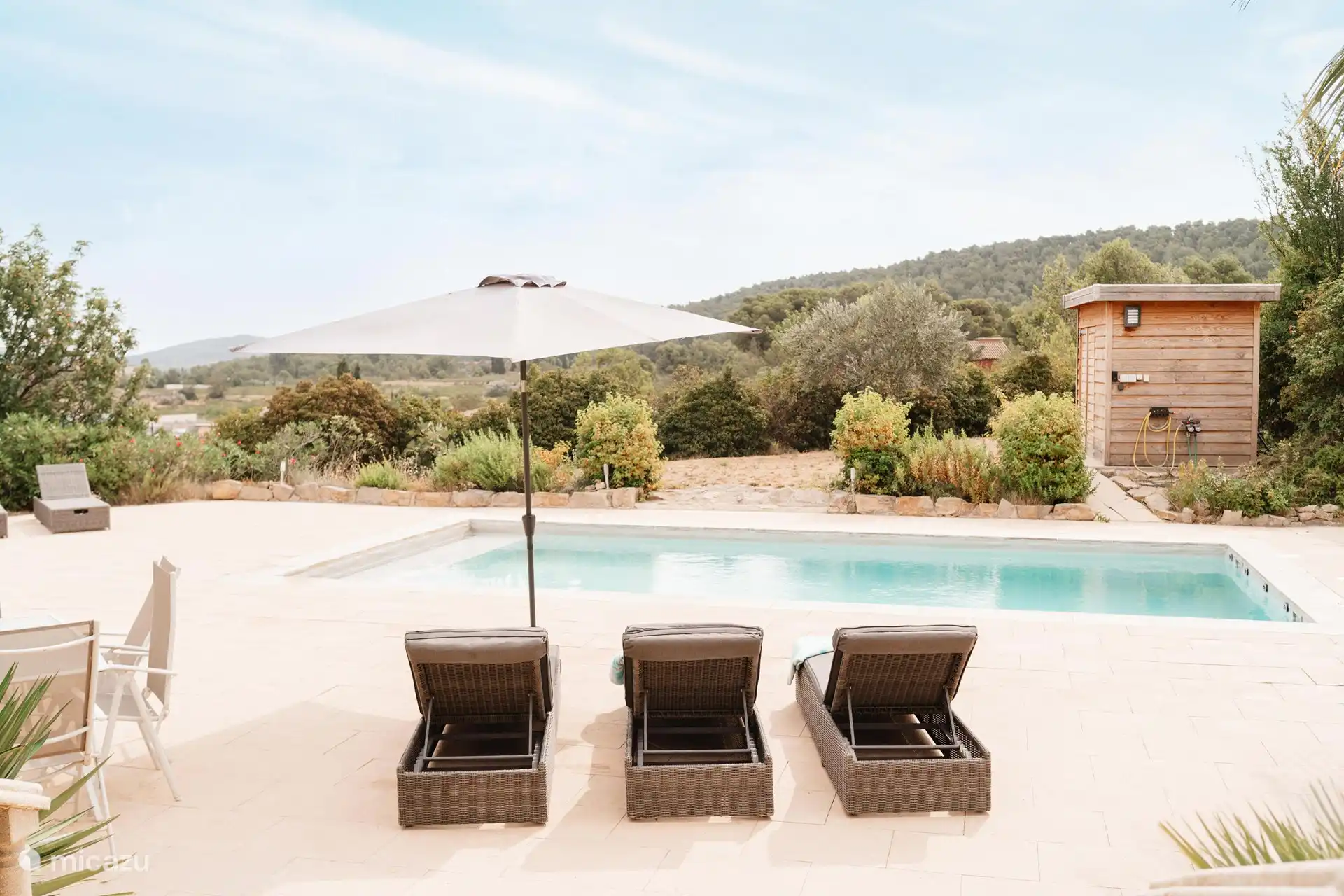 Terrasse & Schwimmbad