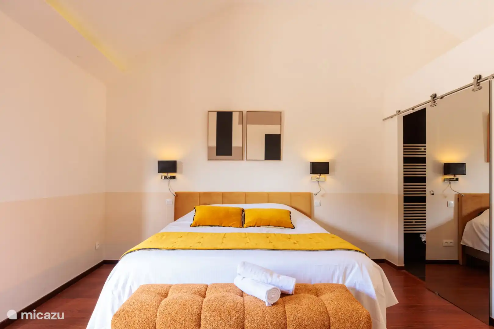 Schlafzimmer mit eigenem Bad