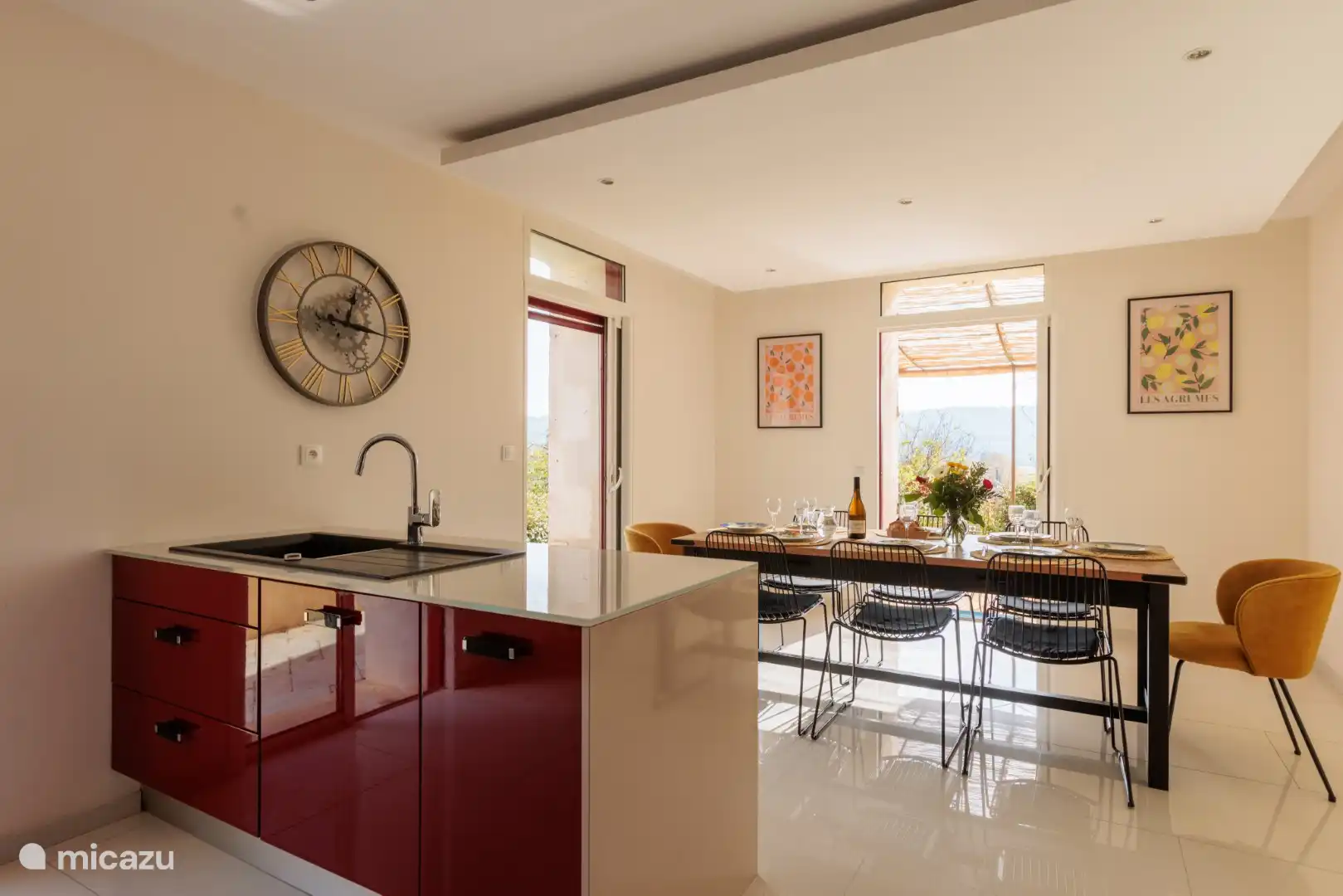 Küche und Essbereich