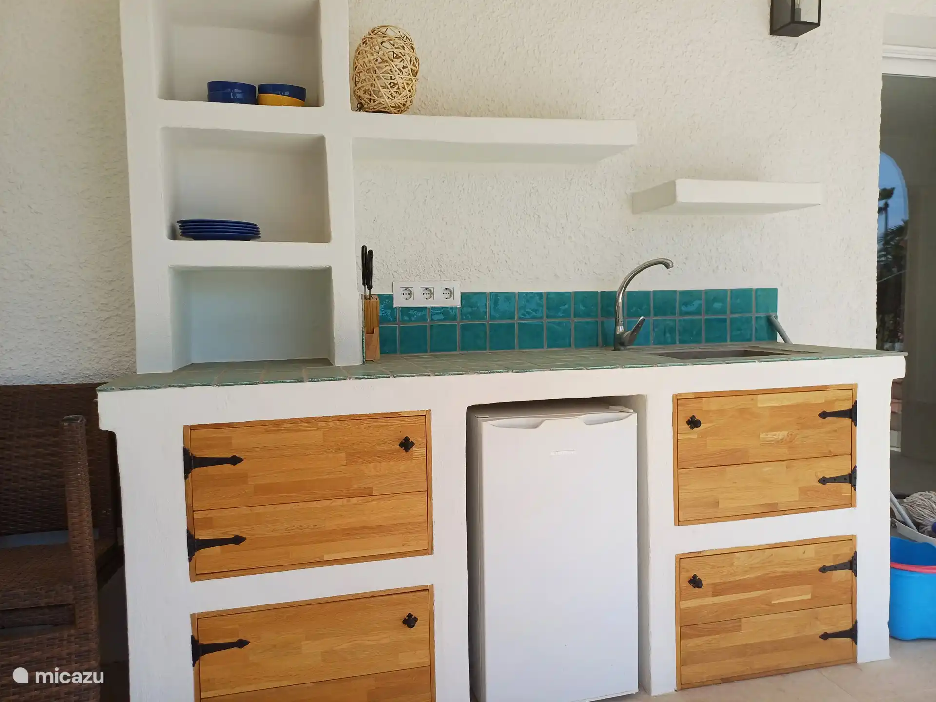 Außenküche mit Kühlschrank