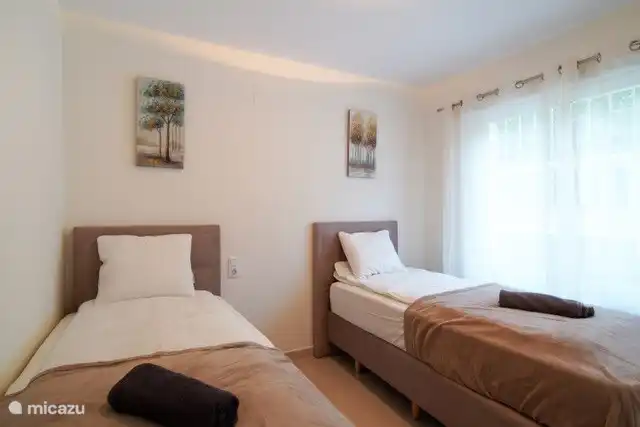 2. Schlafzimmer im Obergeschoss