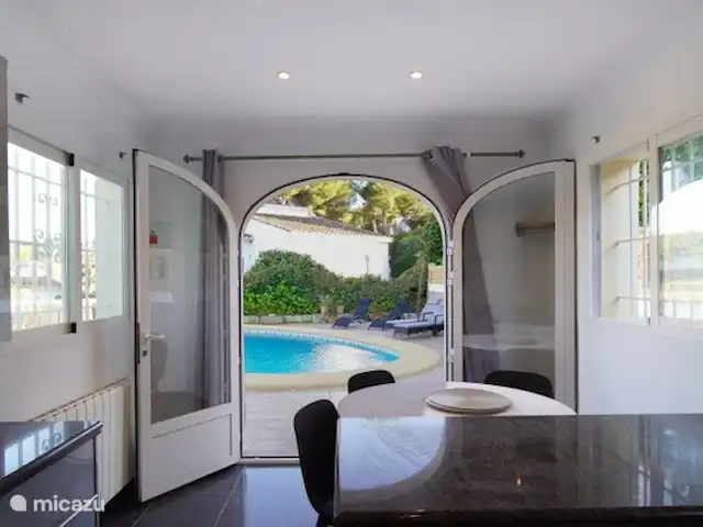Villa Oleander - Javea | Espagne, Costa Blanca, Jávea - villa Vue sur la piscine depuis la cuisine