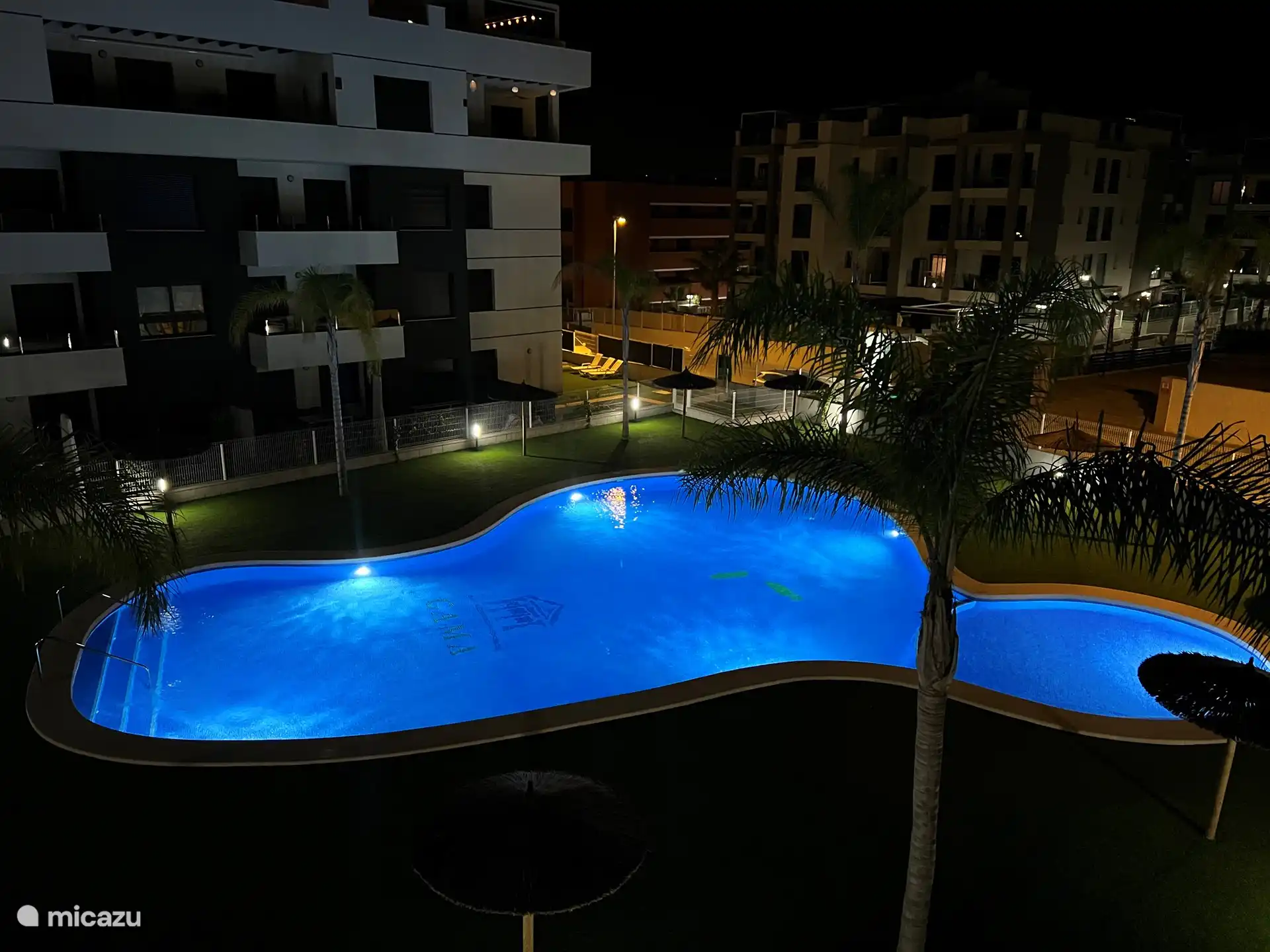 Blick vom Balkon/Wohnzimmer/Schlafzimmer am Abend