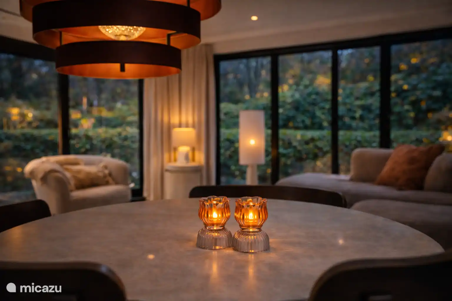 Wohnzimmer nach Sonnenuntergang